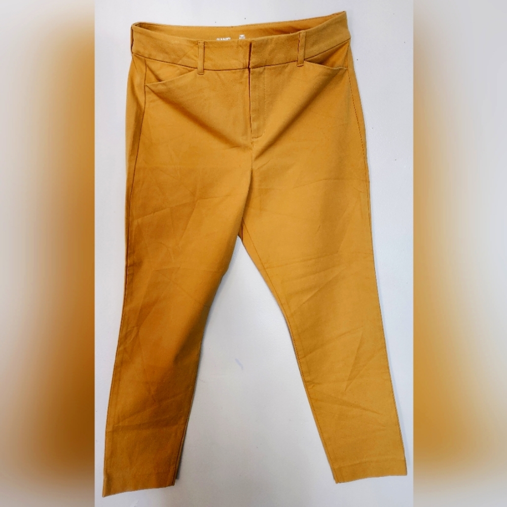 Old Navy pixie high-rise straight leg pants